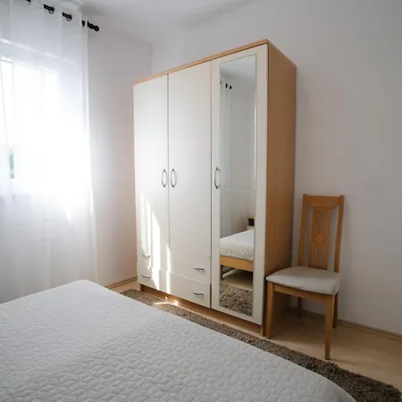 Veronika * 耶泽拉