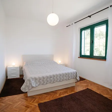 Veronika Apartman Jezera