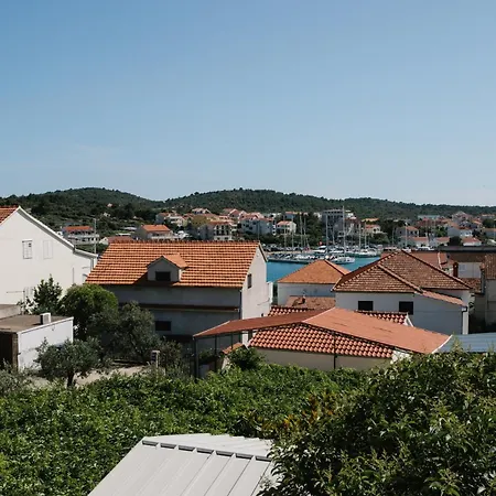 Veronika Apartman Jezera