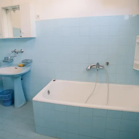 Veronika * 耶泽拉