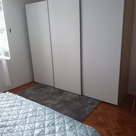 Veronika Apartman *